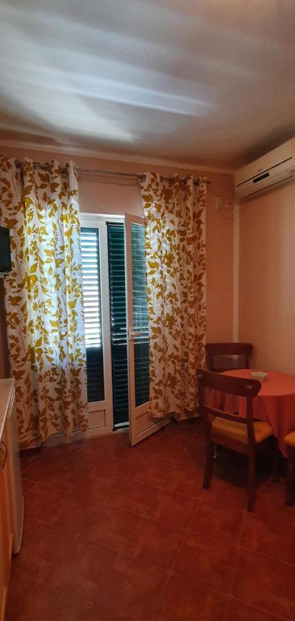 Lav Apartments Херцег-Новий Екстер'єр фото