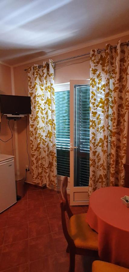 Lav Apartments Херцег-Новий Екстер'єр фото